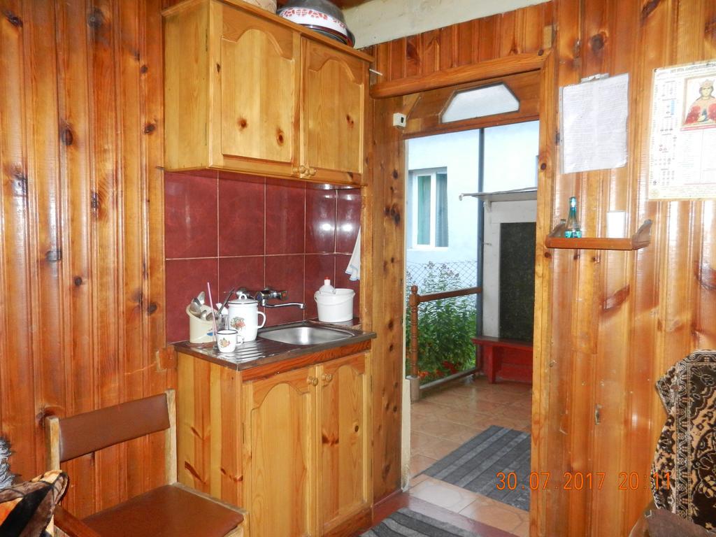 Marina Chartolani'S Guest House Mestia Exterior photo